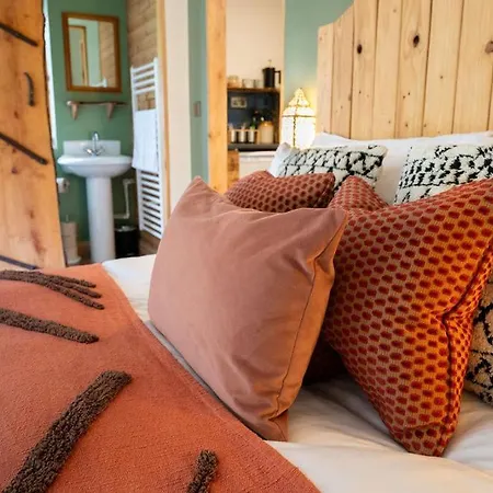 The Lazy T *